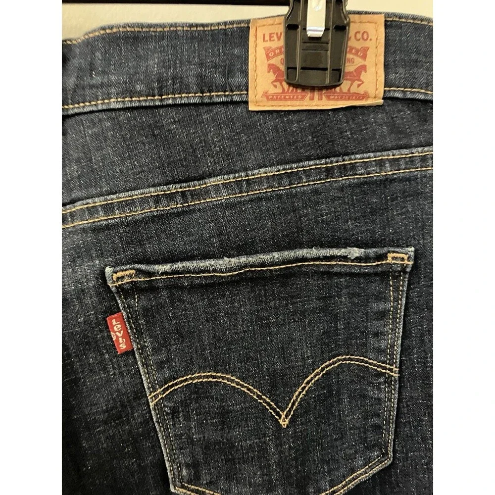 Levi's Classic Denim Bermuda Shorts Dark Blue Wash Size 30 NWOT - Picture 7 of 8